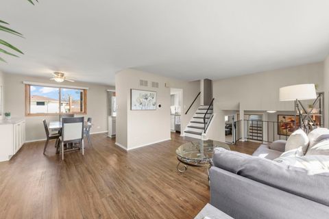 Tiny photo for 1551 Briarcliffe Boulevard, Wheaton, IL 60189 (MLS # 12588028)