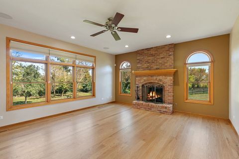Tiny photo for 9N954 Heatherington Place, Elgin, IL 60124 (MLS # 12486116)