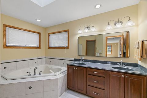 Tiny photo for 9N954 Heatherington Place, Elgin, IL 60124 (MLS # 12486116)