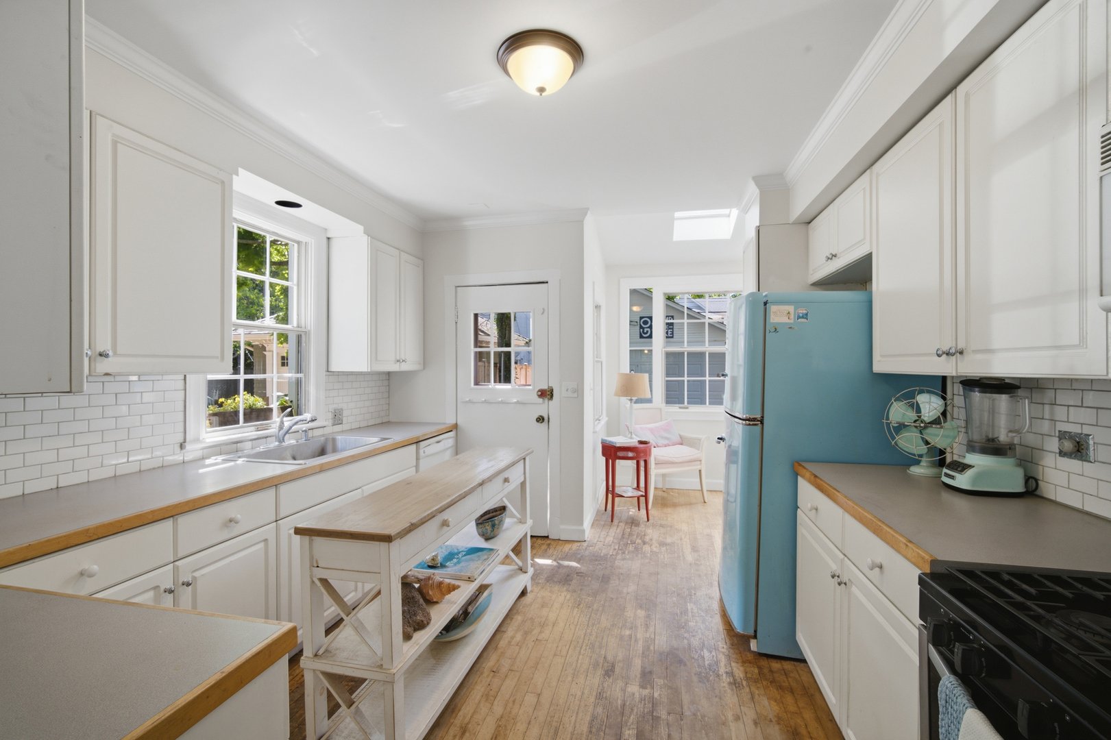 233 E Center Avenue