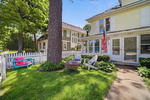 Tiny photo for 233 E Center Avenue, Lake Bluff, IL 60044 (MLS # 12669184)