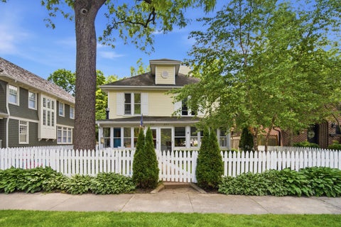 Photo of 233 E Center Avenue, Lake Bluff, IL 60044 (MLS # 12669184)