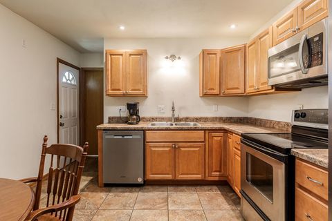 Tiny photo for 3311 HANOVER Drive, Rockford, IL 61101 (MLS # 12618496)