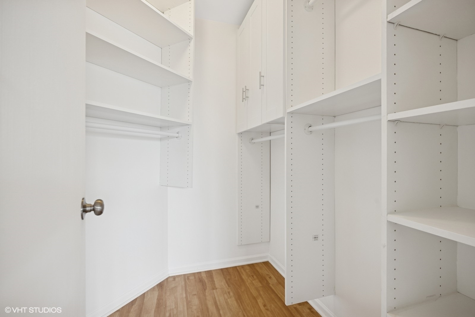 Round Lake Heights, Illinois 60073, United States, 3 Bedrooms Bedrooms, ,4 BathroomsBathrooms,Residential,Active,218056