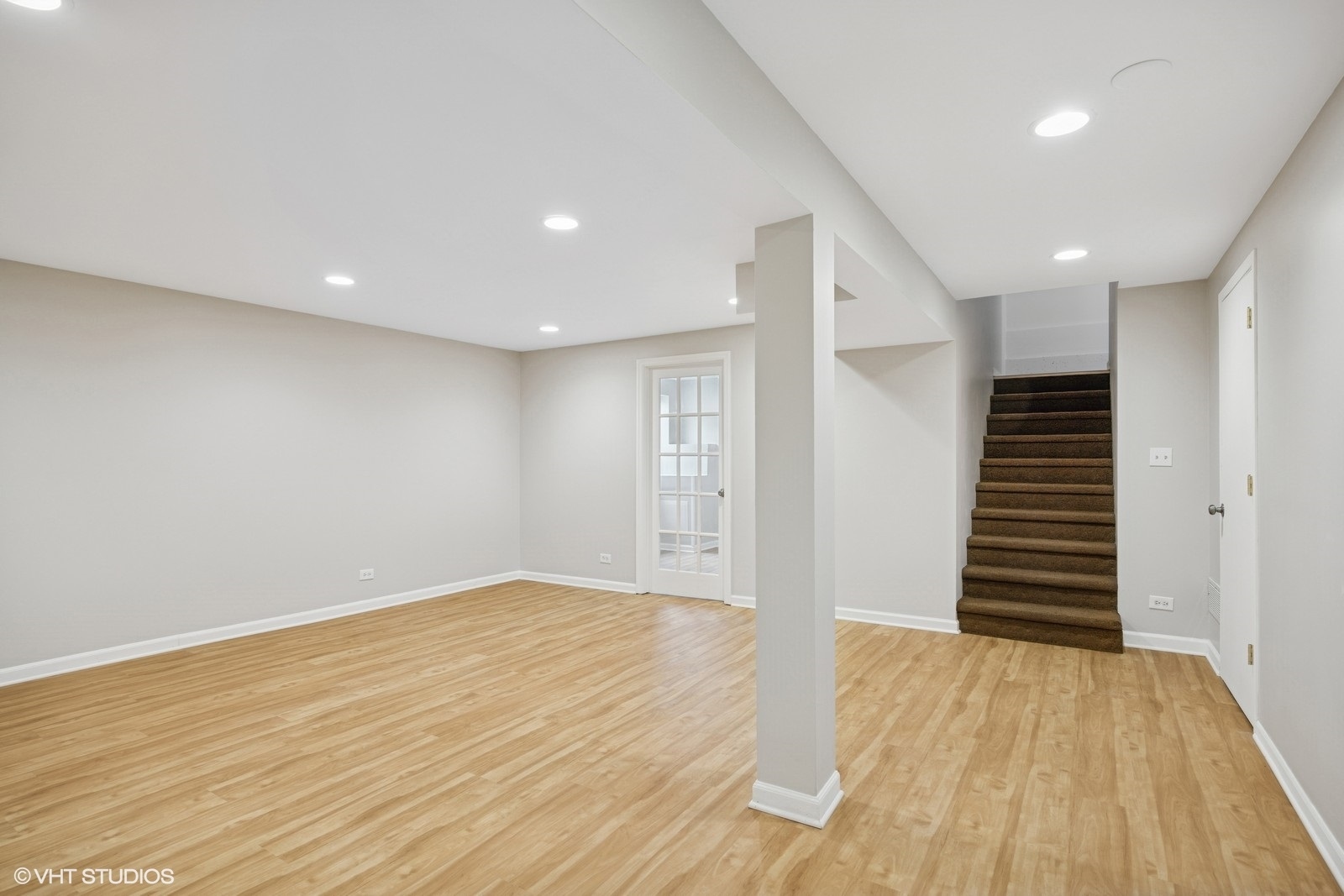 Round Lake Heights, Illinois 60073, United States, 3 Bedrooms Bedrooms, ,4 BathroomsBathrooms,Residential,Active,218056