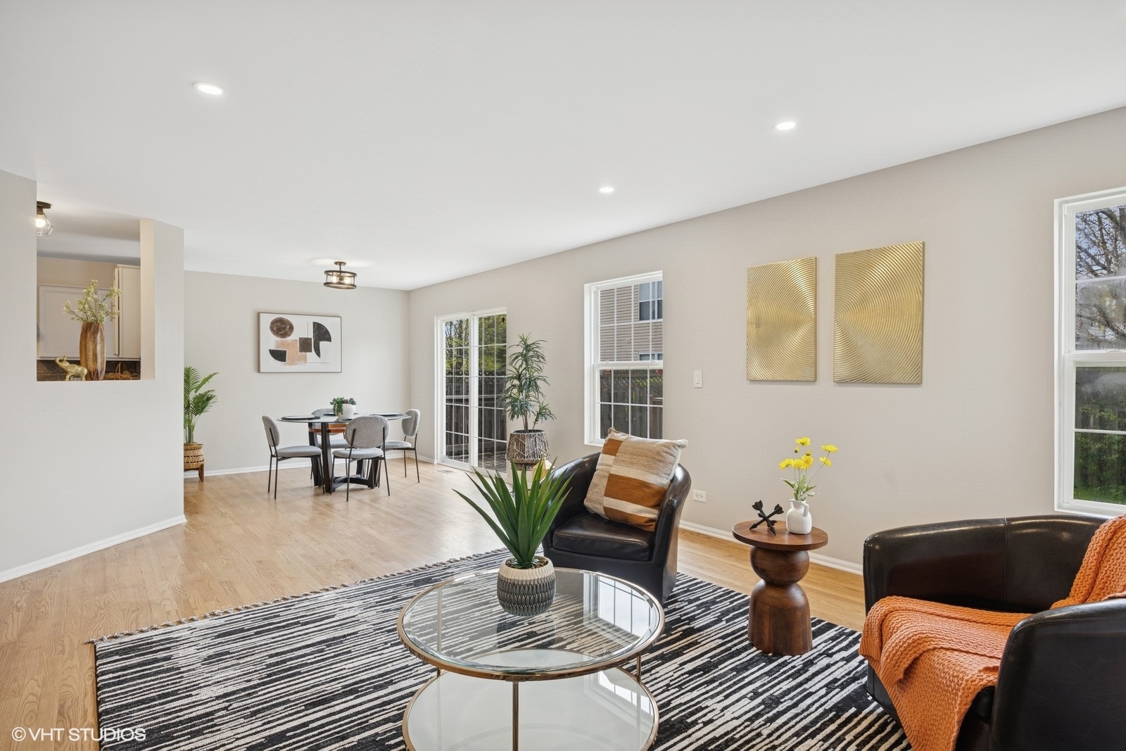 Round Lake Heights, Illinois 60073, United States, 3 Bedrooms Bedrooms, ,4 BathroomsBathrooms,Residential,Active,218056