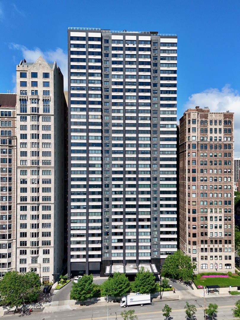 1440 N Lake Shore Drive 20AC