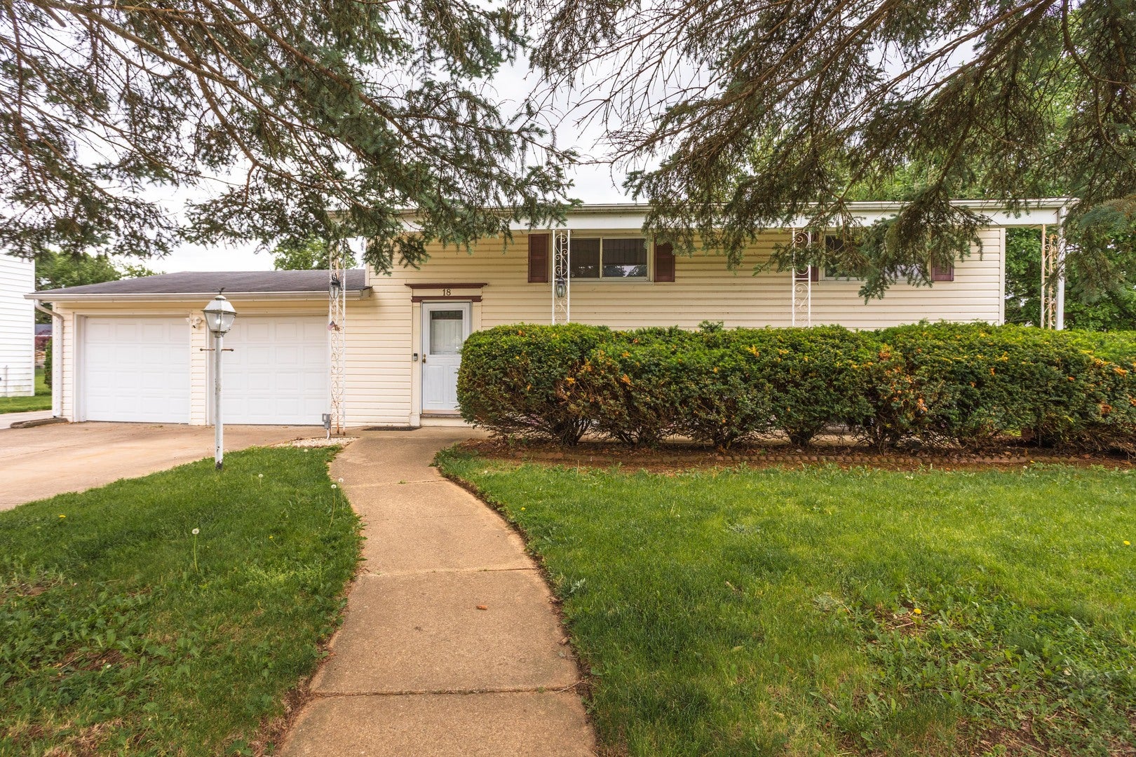 18 Oakwood Drive