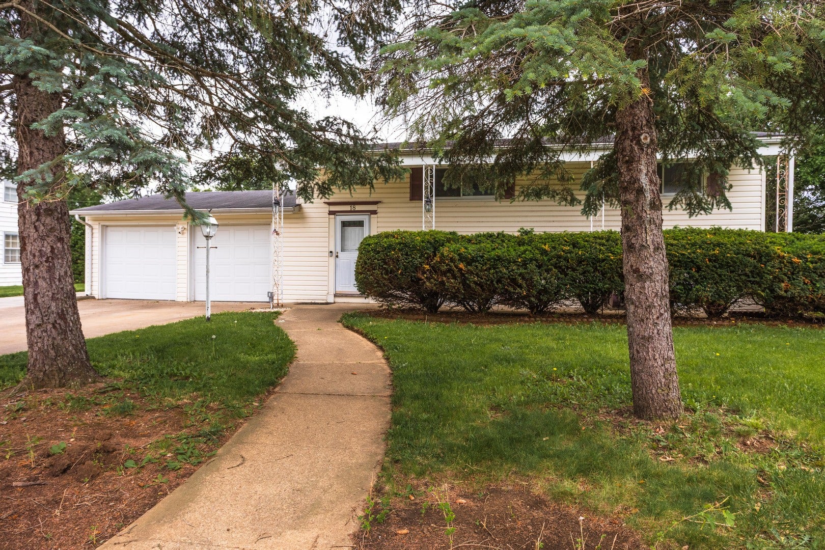 18 Oakwood Drive