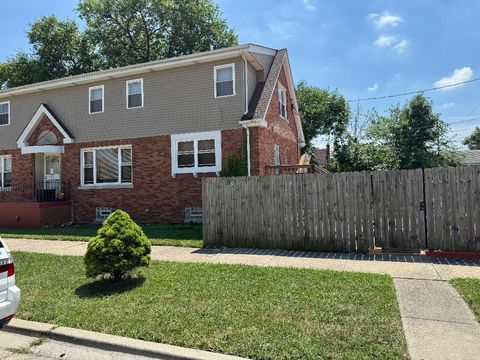Tiny photo for 10200 S Rhodes Avenue, Chicago, IL 60628 (MLS # 12528022)