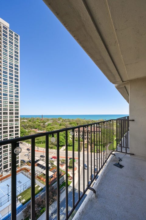Tiny photo for 1960 N Lincoln Park West PARK #1601, Chicago, IL 60614 (MLS # 12669063)