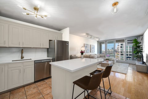Tiny photo for 1960 N Lincoln Park West PARK #1601, Chicago, IL 60614 (MLS # 12669063)