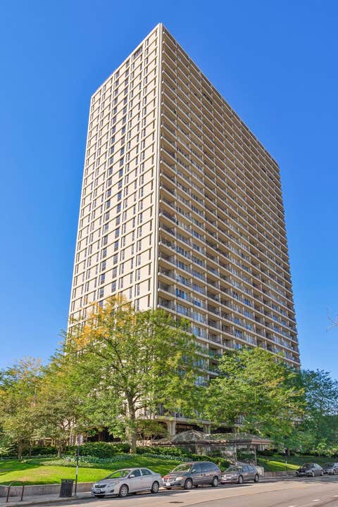 Photo of 1960 N Lincoln Park West PARK #1601, Chicago, IL 60614 (MLS # 12669063)