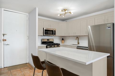 Tiny photo for 1960 N Lincoln Park West PARK #1601, Chicago, IL 60614 (MLS # 12669063)