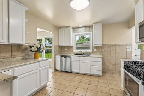 Tiny photo for 812 N Lincoln Street, Addison, IL 60101 (MLS # 12729366)