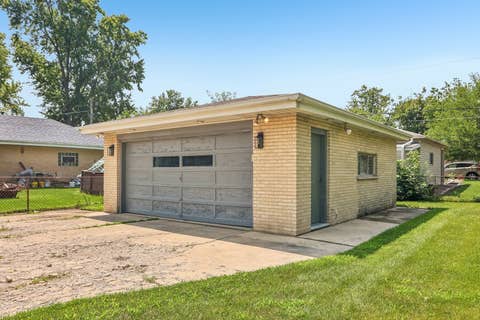Tiny photo for 812 N Lincoln Street, Addison, IL 60101 (MLS # 12729366)