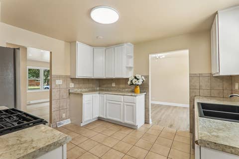 Tiny photo for 812 N Lincoln Street, Addison, IL 60101 (MLS # 12729366)