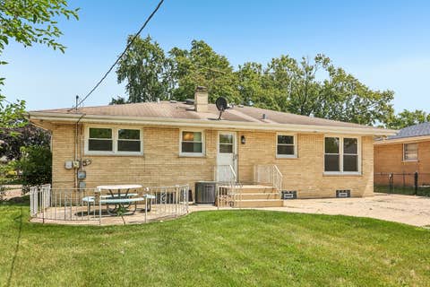 Tiny photo for 812 N Lincoln Street, Addison, IL 60101 (MLS # 12729366)