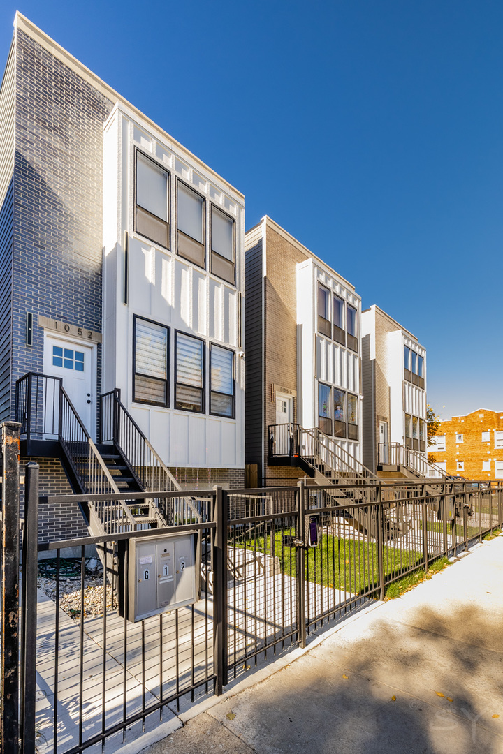 1056 N Central Park Avenue