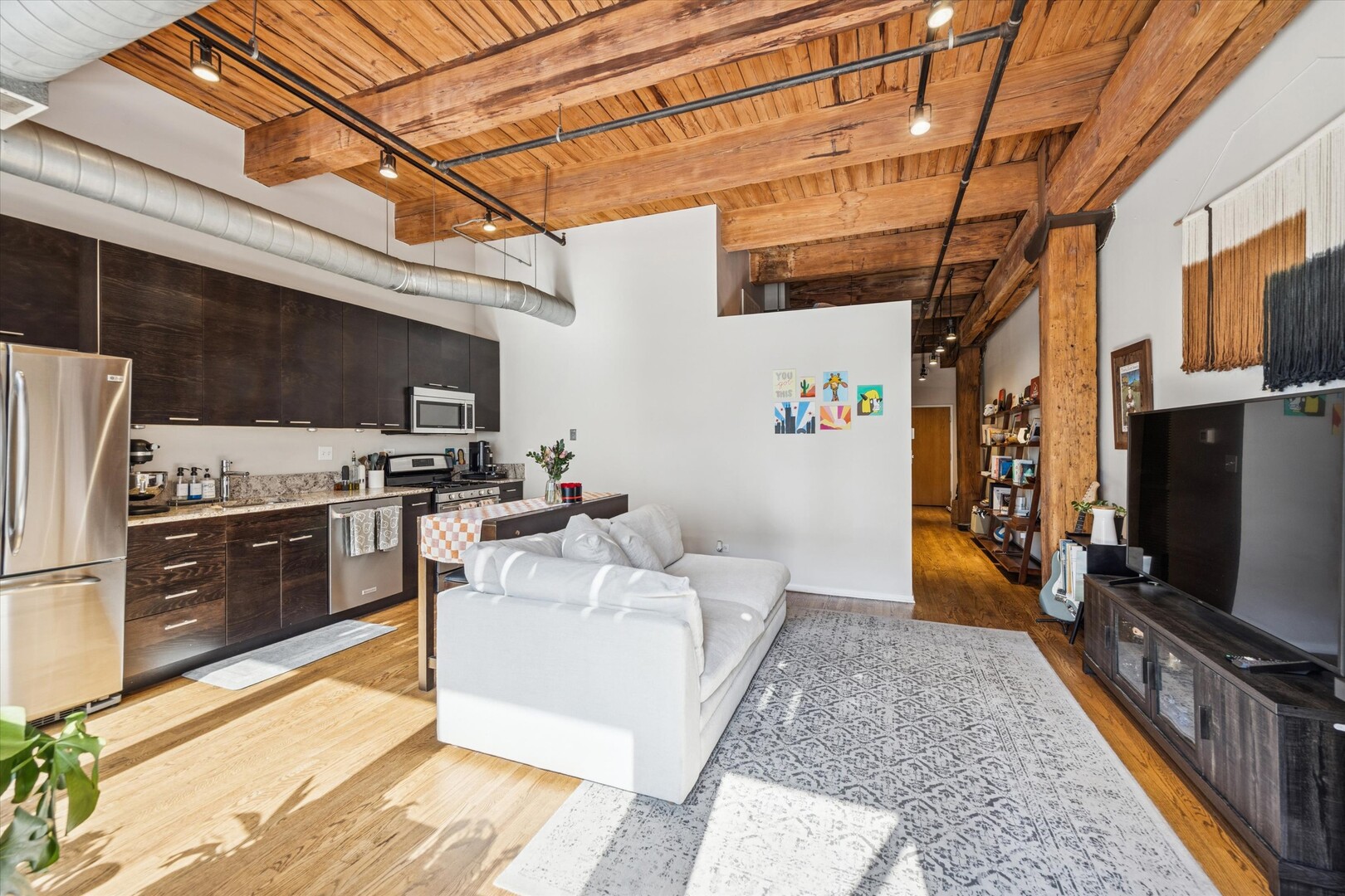 625 W Jackson Boulevard 206