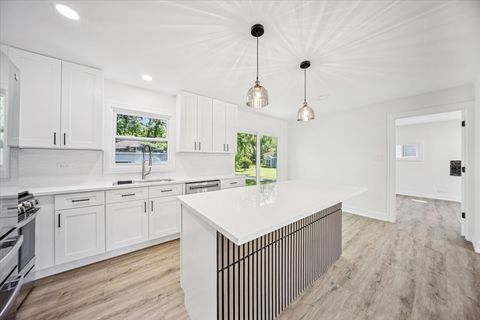 Tiny photo for 22W633 Burr Oak Drive, Glen Ellyn, IL 60137 (MLS # 12510547)