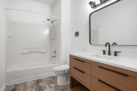 Tiny photo for 11636 Lake Shore Drive, Orland Park, IL 60467 (MLS # 12504469)