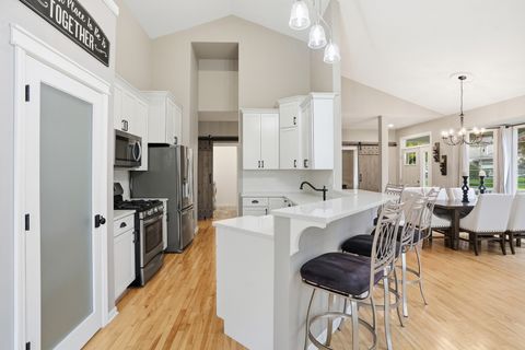 Tiny photo for 11636 Lake Shore Drive, Orland Park, IL 60467 (MLS # 12504469)