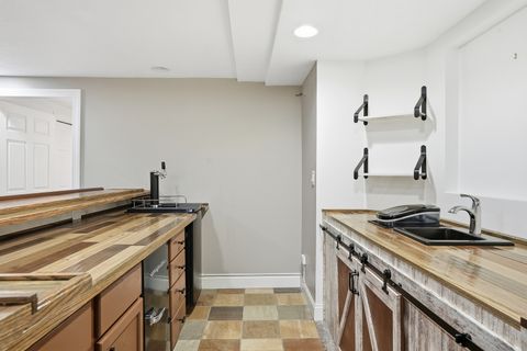 Tiny photo for 11636 Lake Shore Drive, Orland Park, IL 60467 (MLS # 12504469)