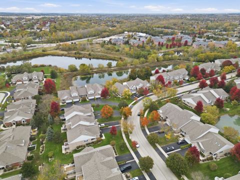 Tiny photo for 11636 Lake Shore Drive, Orland Park, IL 60467 (MLS # 12504469)