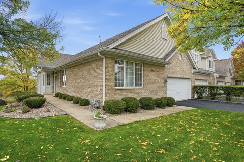 Tiny photo for 11636 Lake Shore Drive, Orland Park, IL 60467 (MLS # 12504469)