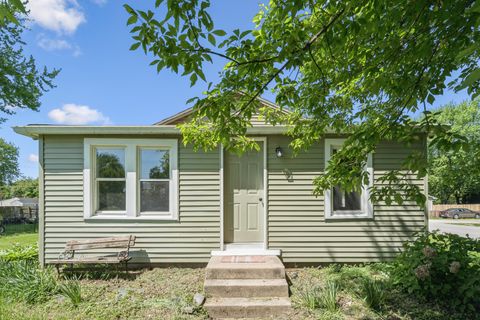 Photo of 201 5th Street, Colona, IL 61241 (MLS # 12628502)