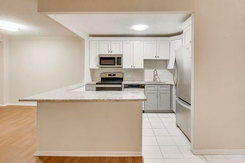 Tiny photo for 801 S Plymouth Court #711, Chicago, IL 60605 (MLS # 12512960)