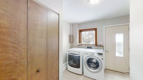 Tiny photo for 1606 W Union Street, Champaign, IL 61821 (MLS # 12588392)