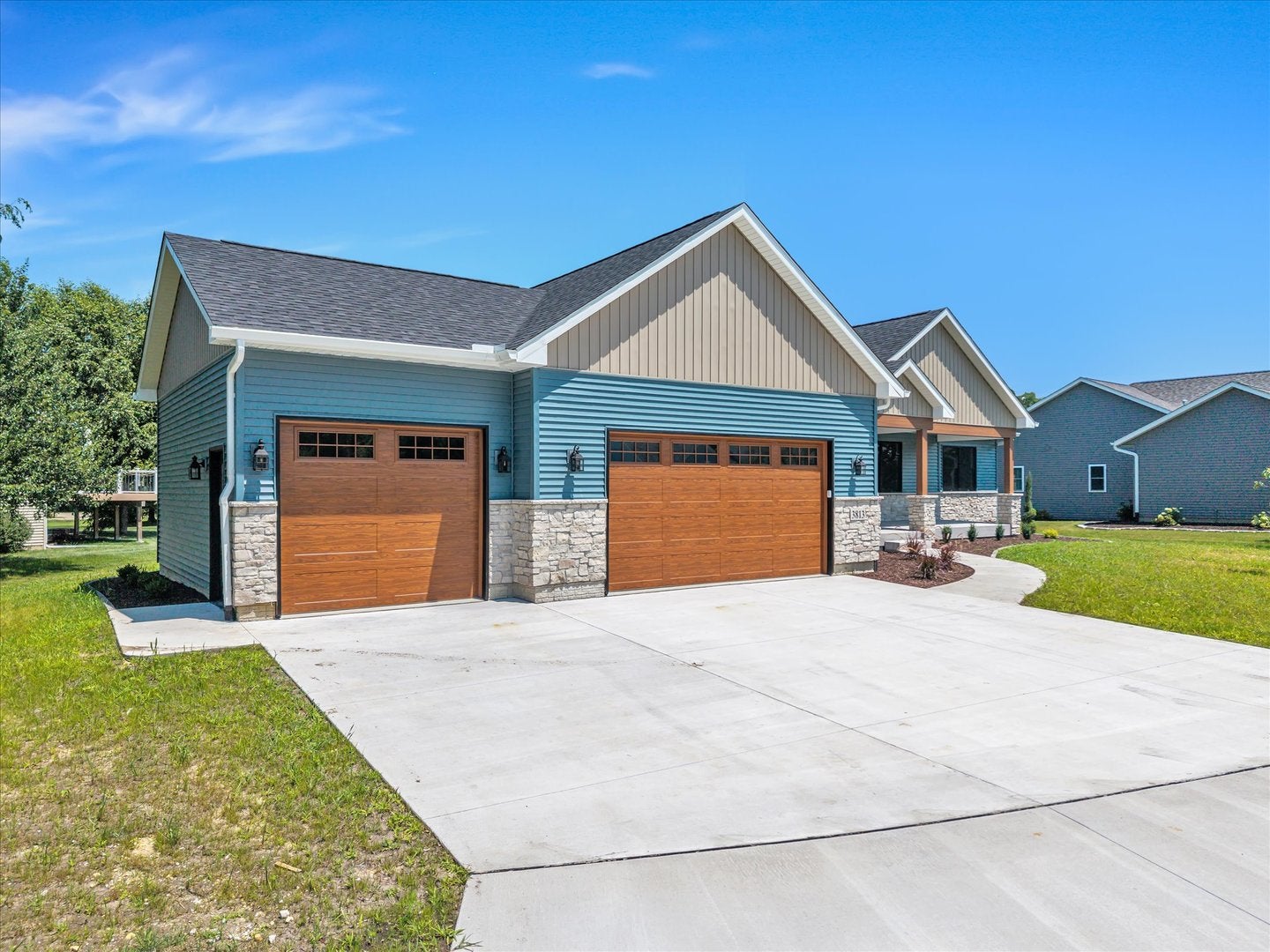 3813 Savanna Circle W