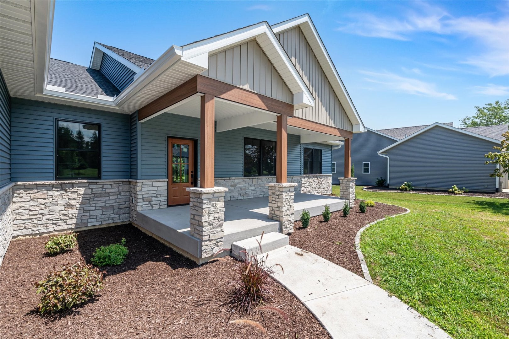 3813 Savanna Circle W