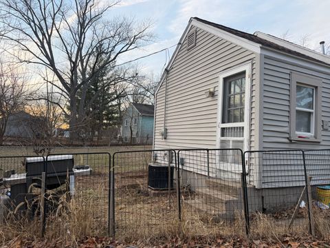 Tiny photo for 2218 W Tripp Avenue, Peoria, IL 61604 (MLS # 12559925)