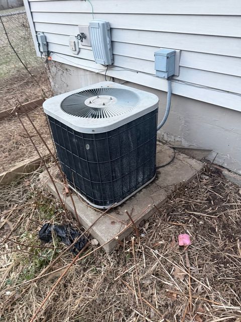 Tiny photo for 2218 W Tripp Avenue, Peoria, IL 61604 (MLS # 12559925)