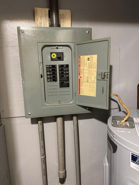 Tiny photo for 2218 W Tripp Avenue, Peoria, IL 61604 (MLS # 12559925)