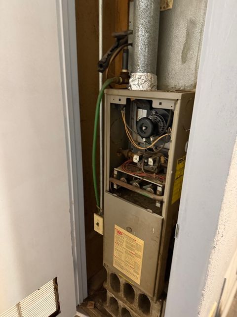 Tiny photo for 2218 W Tripp Avenue, Peoria, IL 61604 (MLS # 12559925)