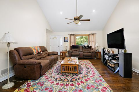 Tiny photo for 450 S Walnut Street, Manteno, IL 60950 (MLS # 12474106)
