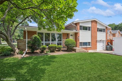 Photo of 1804 E Euclid Avenue, Arlington Heights, IL 60004 (MLS # 12475072)