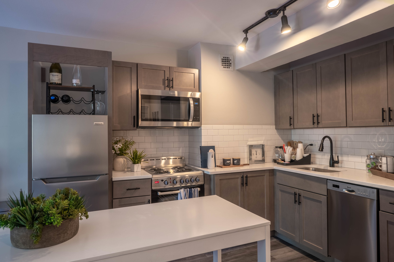 5815 N Sheridan Road 405