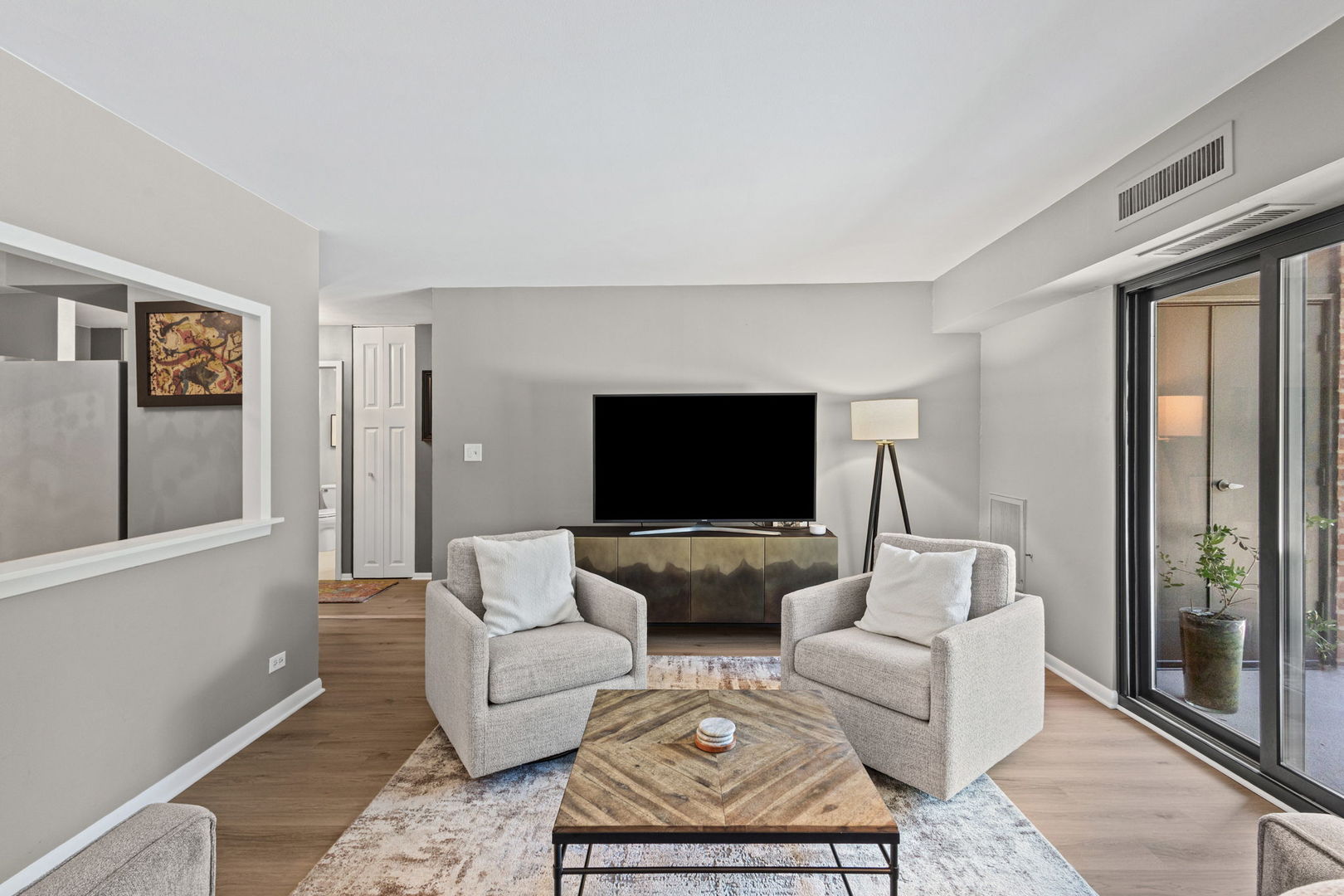 1605 E Central Road 211B