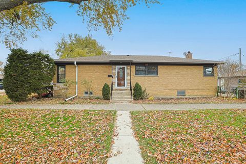 Tiny photo for 7501 East Prairie Road, Skokie, IL 60076 (MLS # 12575108)