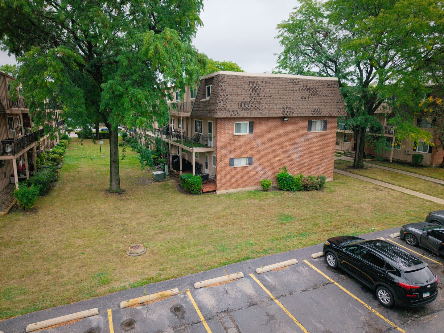 2508 Algonquin Road 2