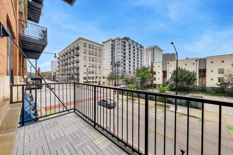 Tiny photo for 70 E 18TH Street #2D, Chicago, IL 60616 (MLS # 12701548)