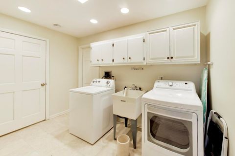 Tiny photo for 107 Briarwood Lane, Oak Brook, IL 60523 (MLS # 12605648)