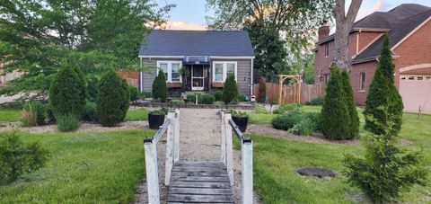 Photo of 445 S ELLIS Street, Bensenville, IL 60106 (MLS # 12461064)