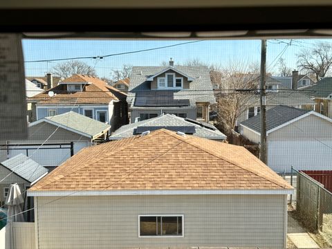 Tiny photo for 1429 N Mason Avenue, Chicago, IL 60651 (MLS # 12566987)