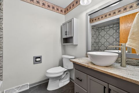 Tiny photo for 15 E Cedar Court, Yorkville, IL 60560 (MLS # 12570017)